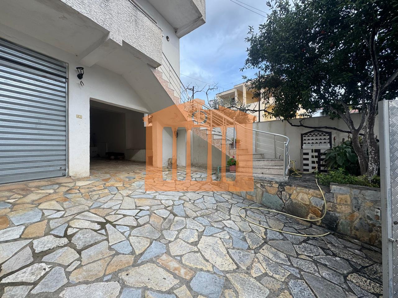 APARTMENT 3+1+2+ STORAGE NEAR THE HOSPITAL, DURRES FOR RENT!