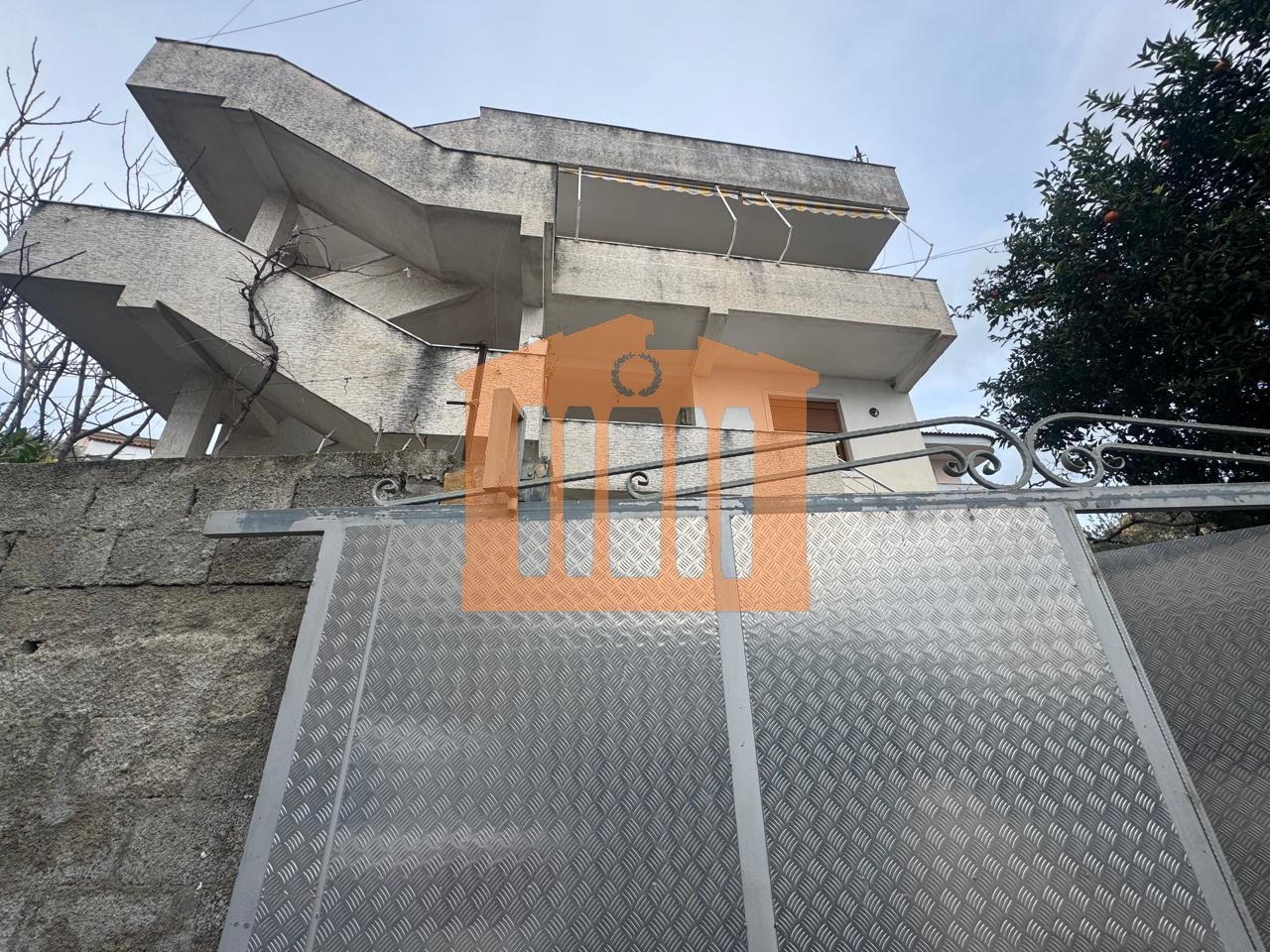 APARTMENT 3+1+2+ STORAGE NEAR THE HOSPITAL, DURRES FOR RENT!