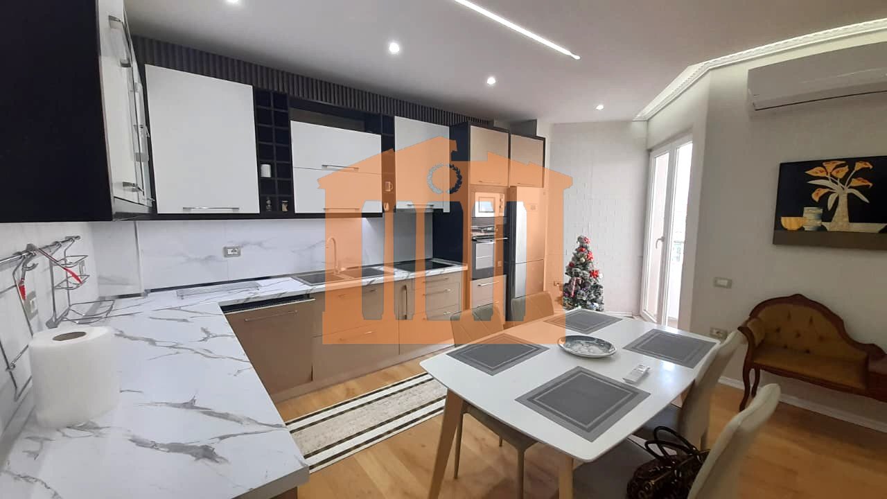 APARTMENT 3+1+2 NEAR THE CENTER FOR SALE!