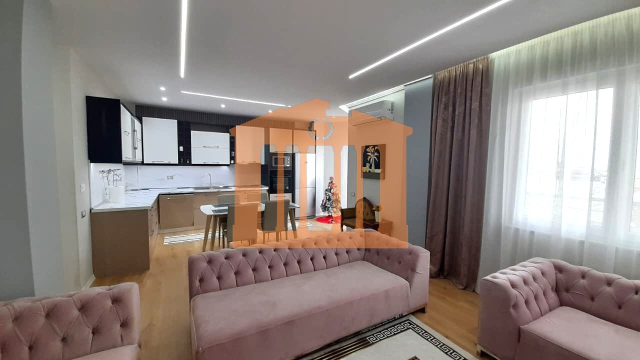 APARTMENT 3+1+2 NEAR THE CENTER FOR SALE!