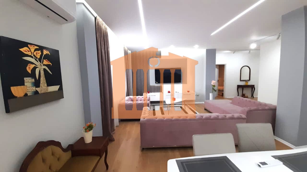 APARTMENT 3+1+2 NEAR THE CENTER FOR SALE!