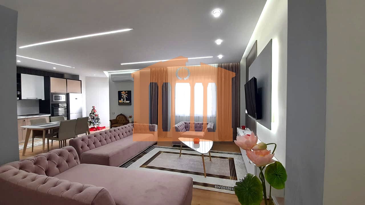 APARTMENT 3+1+2 NEAR THE CENTER FOR SALE!