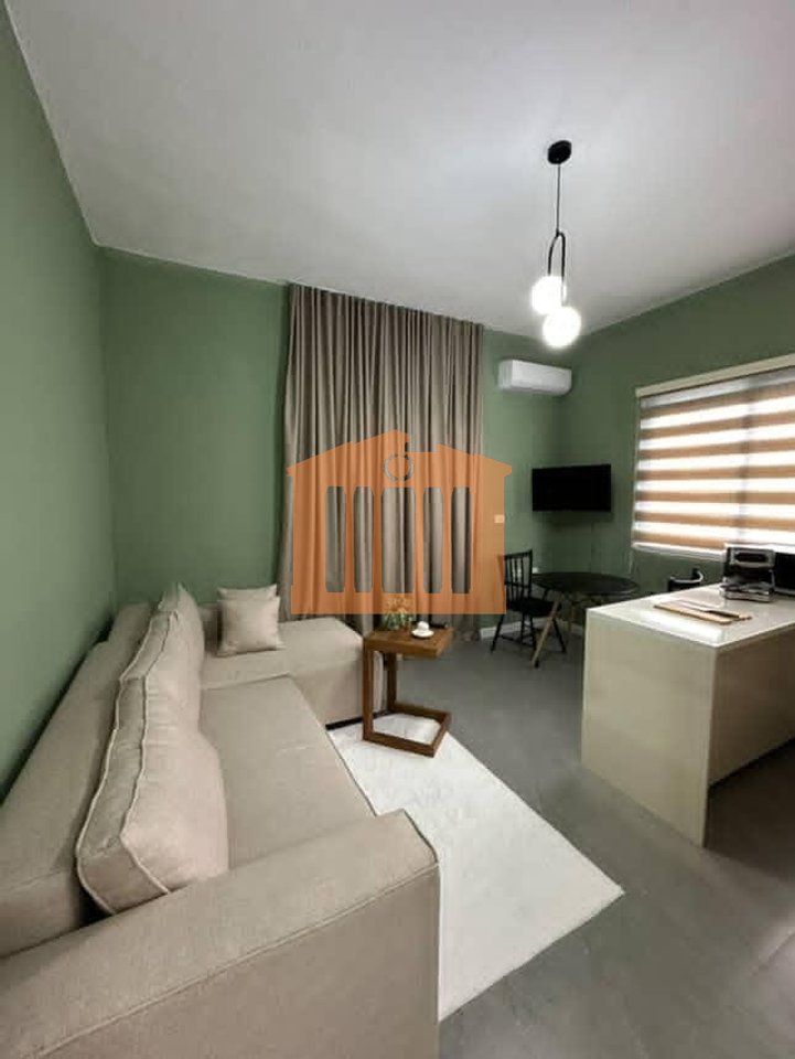 VILE TRE KATESHE TE SHKEMBI I KAVAJES, PER SHITJE!