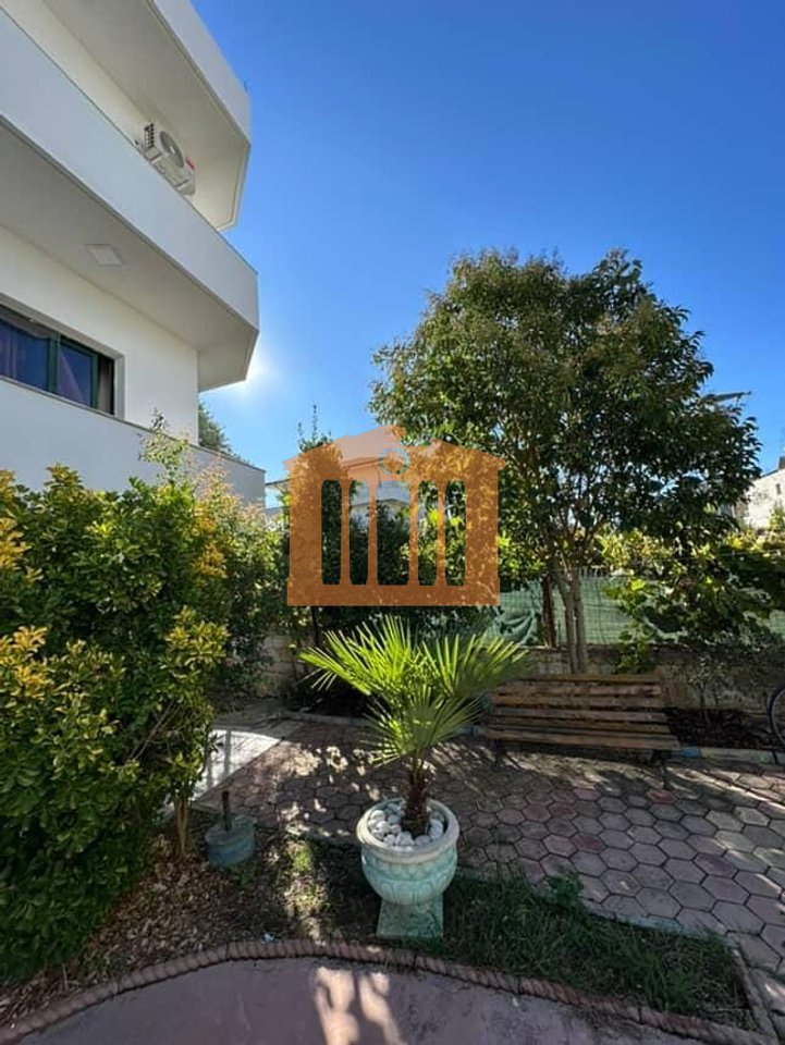 VILE TRE KATESHE TE SHKEMBI I KAVAJES, PER SHITJE!