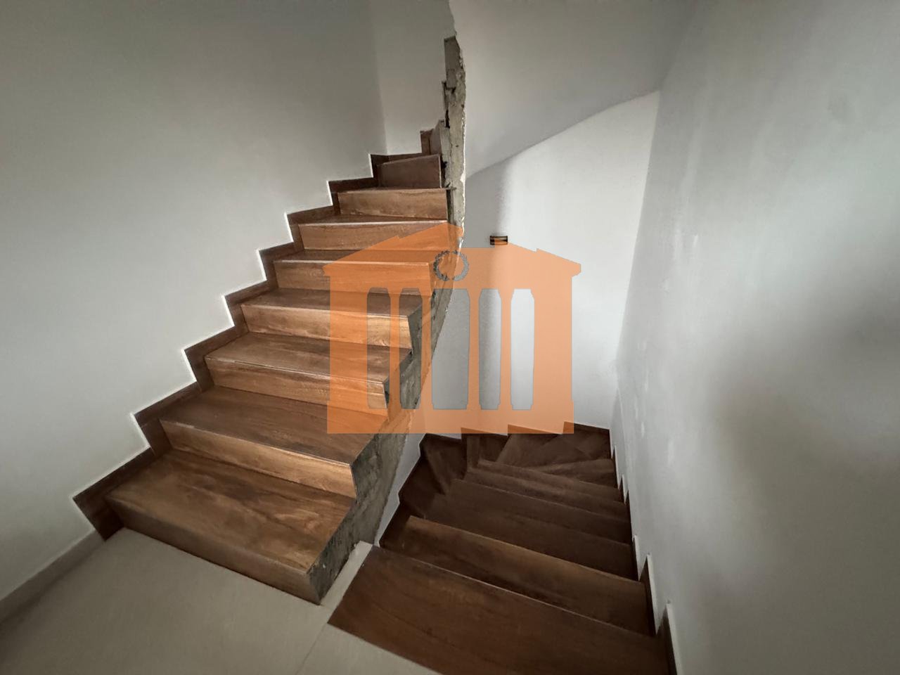 APARTAMENT 2+1 NE ISH-KENETE NE DURRES PER QIRA !