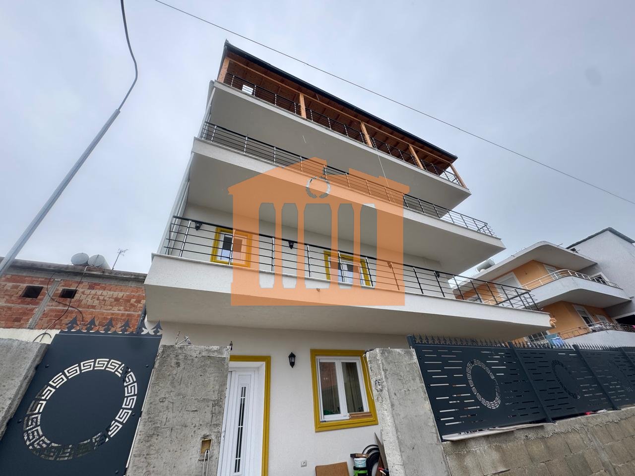 APARTAMENT 2+1 NE ISH-KENETE NE DURRES PER QIRA !