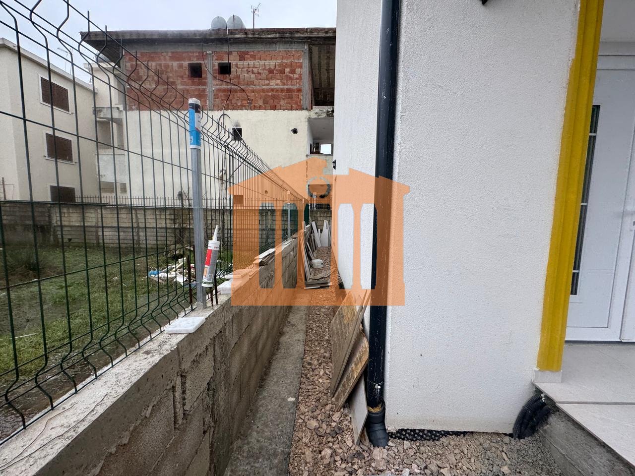 APARTAMENT 2+1 NE ISH-KENETE NE DURRES PER QIRA !