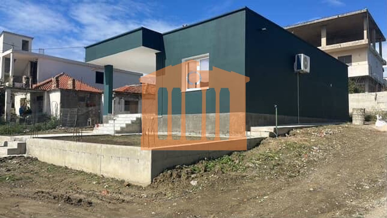 PRIVATE HOUSE IN RRASHBULL, FOR SALE!