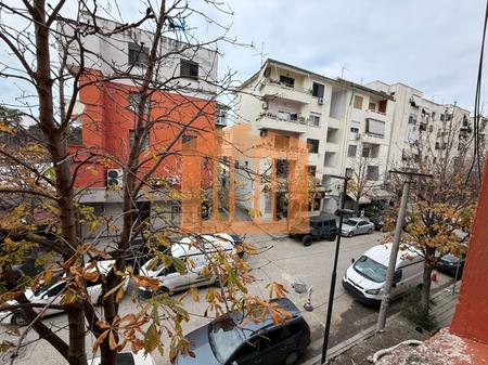 AMBIENT BIZNESI PRANE QENDRES SE DURRESIT, PER QIRA !