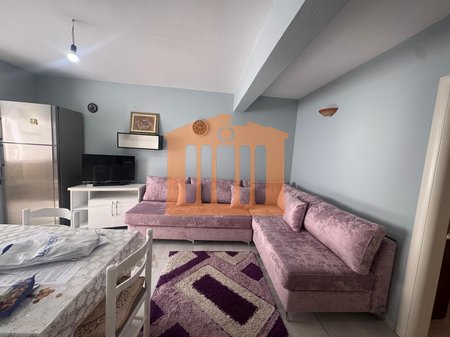 APARTAMENT 2+1 TEK PALLATI SPORTEVE NE DURRES PER QIRA !