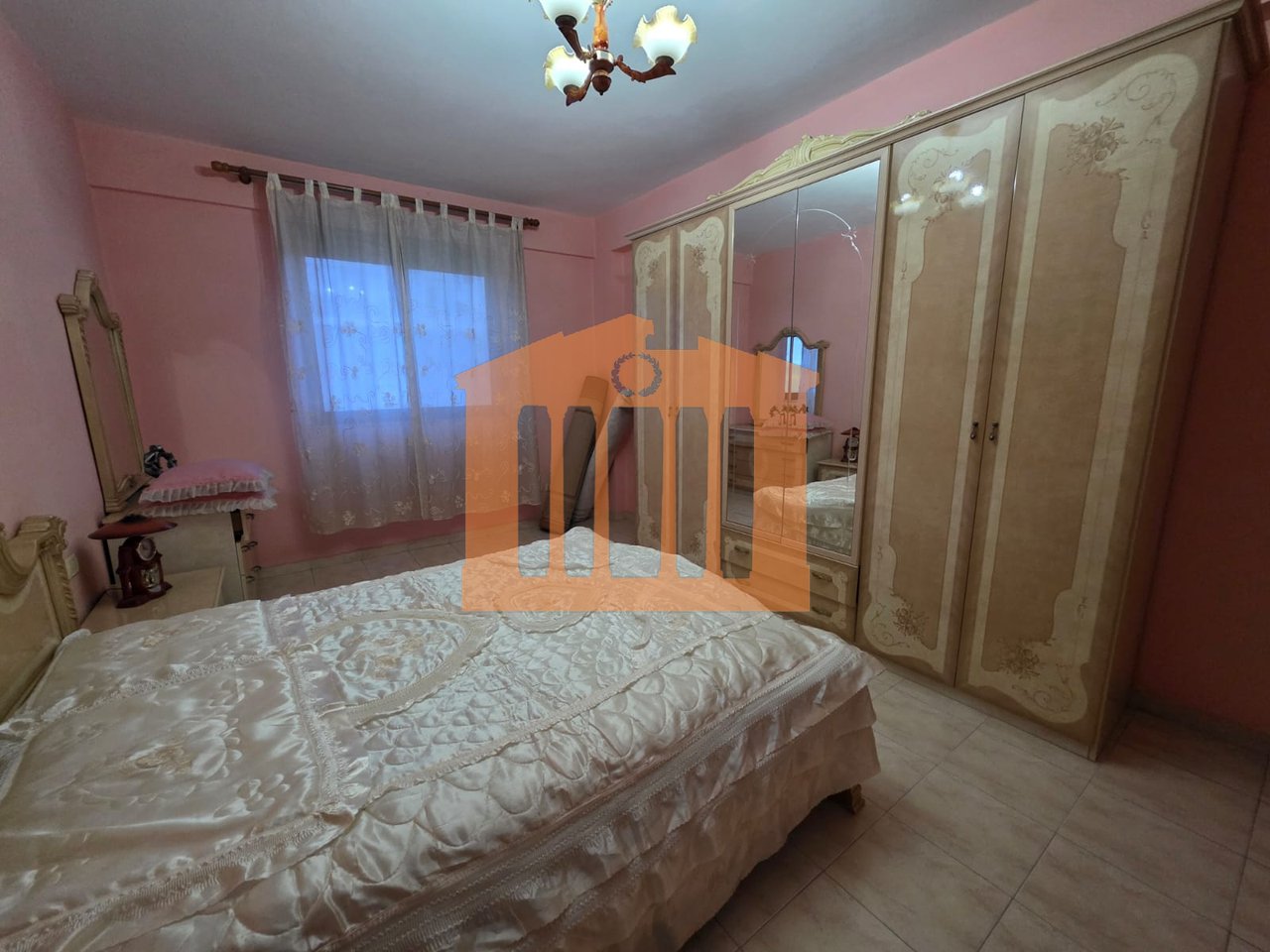 APARTAMENT 2+1 PRANE QENDRES DURRES , PER QIRA!