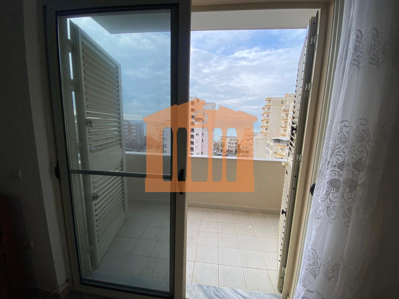 APPARTAMENTO 2+1 CON VISTA MARE SULLA SPIAGGIA, DURAZZO IN AFFITTO!