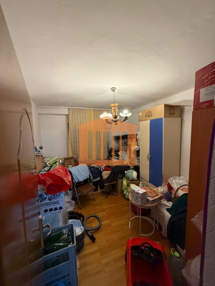 APARTAMENT 2+1 PRANE PALLATIT TE SPORTIT DURRES, PER SHITJE!