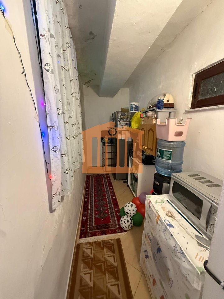 APARTAMENT 2+1 PRANE PALLATIT TE SPORTIT DURRES, PER SHITJE!