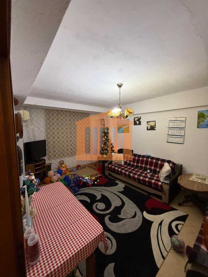 APARTAMENT 2+1 PRANE PALLATIT TE SPORTIT DURRES, PER SHITJE!