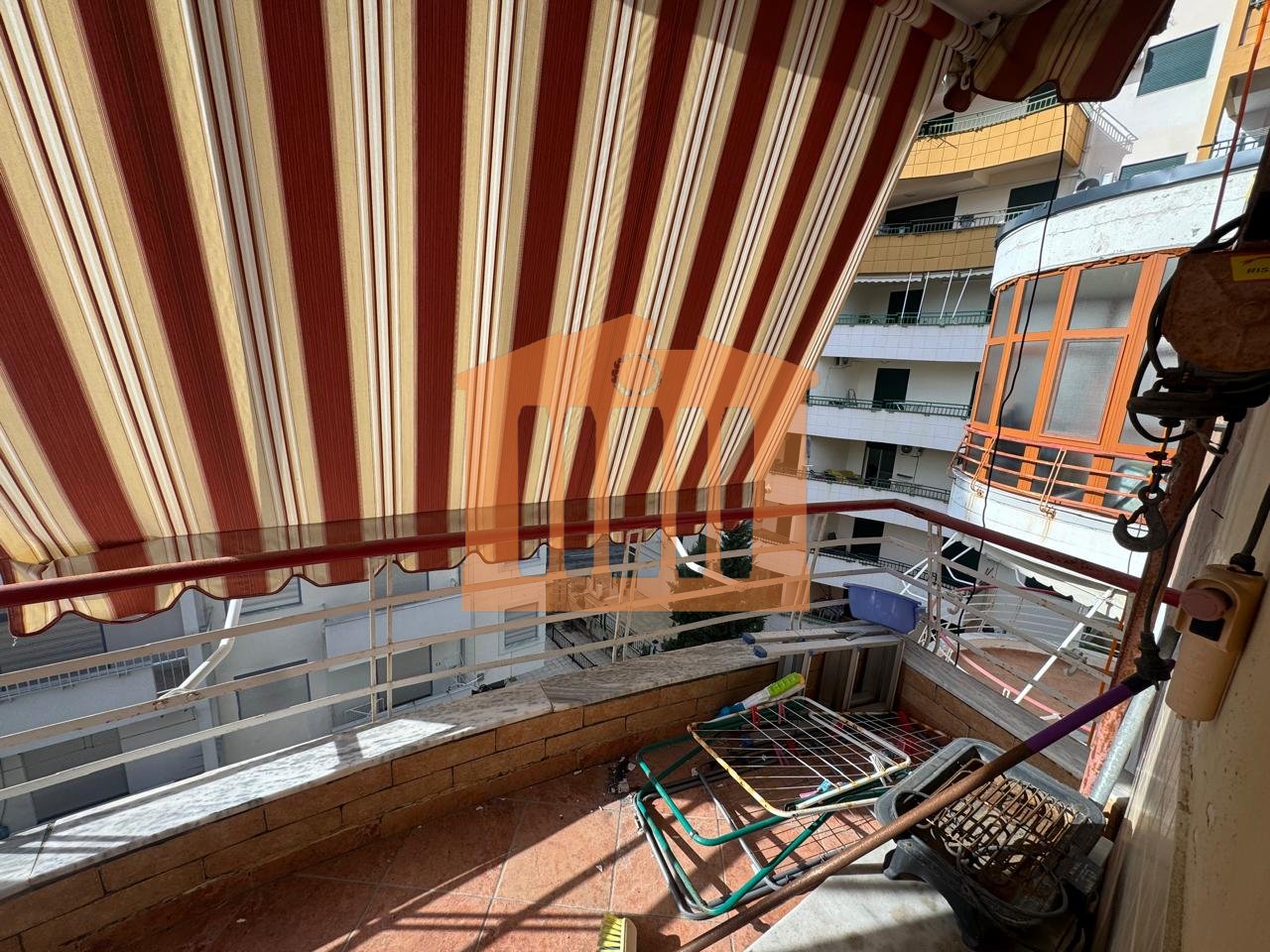 APARTAMENT 2+1+2+GARAZH TEK SHKEMBI I KAVAJES, PER SHITJE !