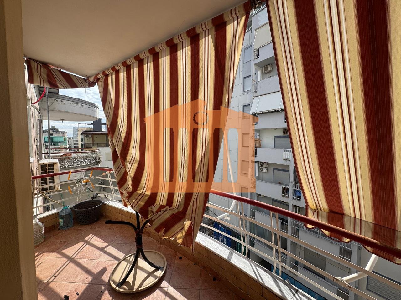 APARTAMENT 2+1+2+GARAZH TEK SHKEMBI I KAVAJES, PER SHITJE !