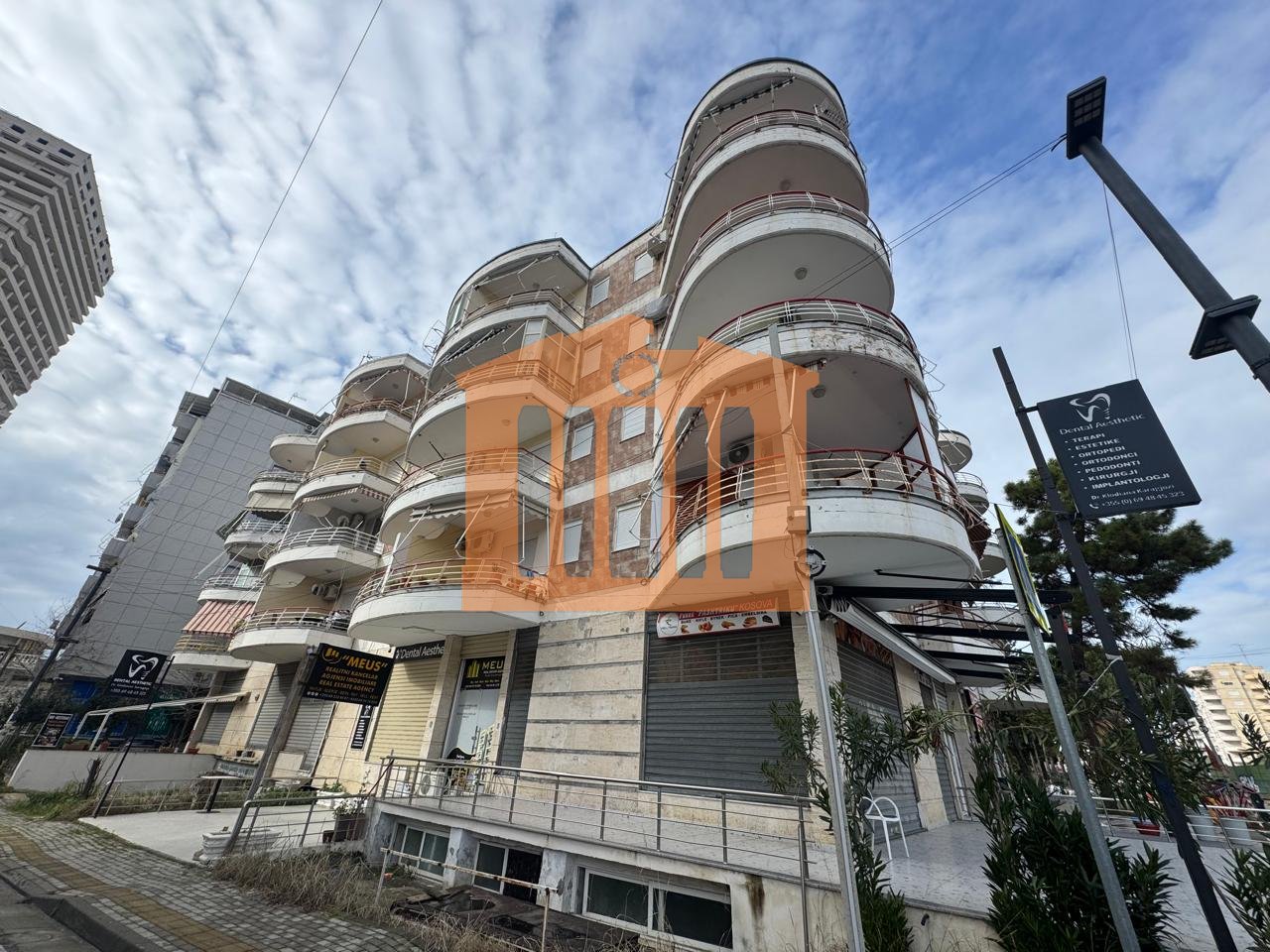APARTAMENT 2+1+2+GARAZH TEK SHKEMBI I KAVAJES, PER SHITJE !