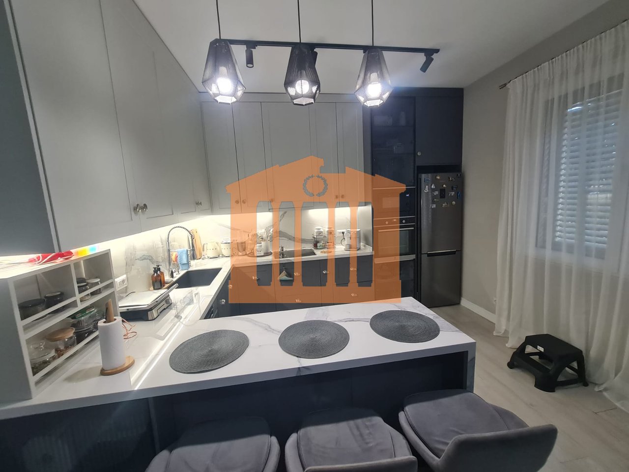 2 KATE TE NJE VILE NE DURRES PER SHITJE !