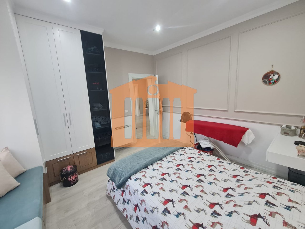 2 KATE TE NJE VILE NE DURRES PER SHITJE !