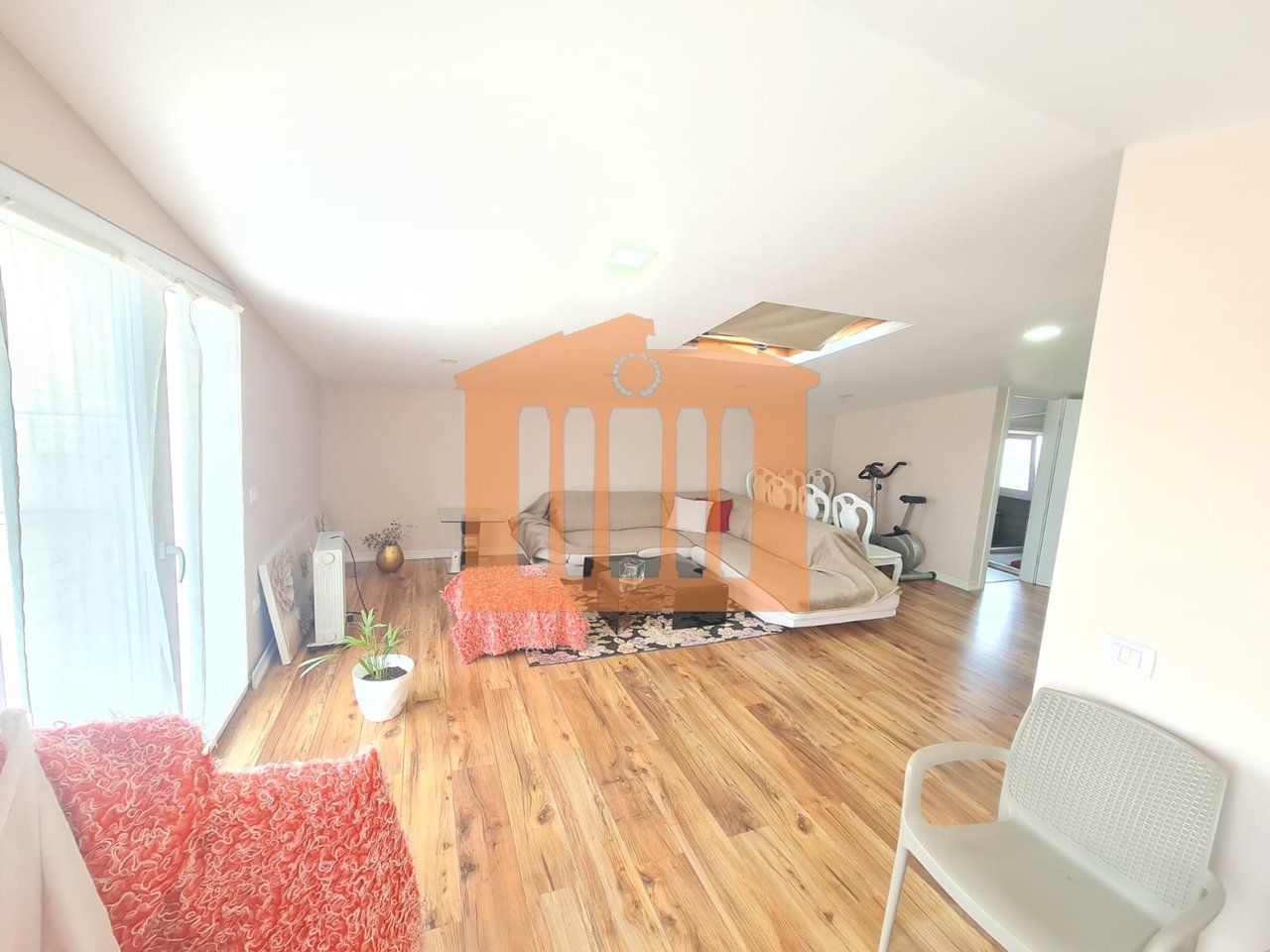 2 KATE TE NJE VILE NE DURRES PER SHITJE !