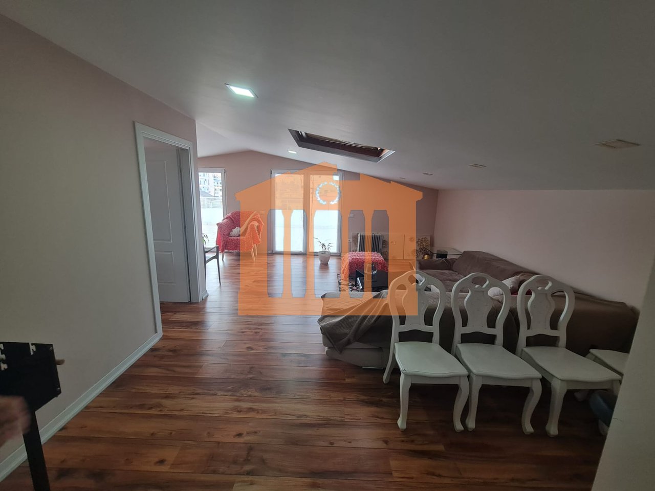 2 KATE TE NJE VILE NE DURRES PER SHITJE !