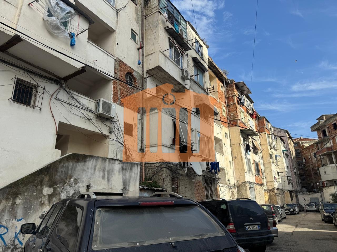 APARTAMENT 2+1 TEK PALLATI SPORTEVE NE DURRES PER QIRA !