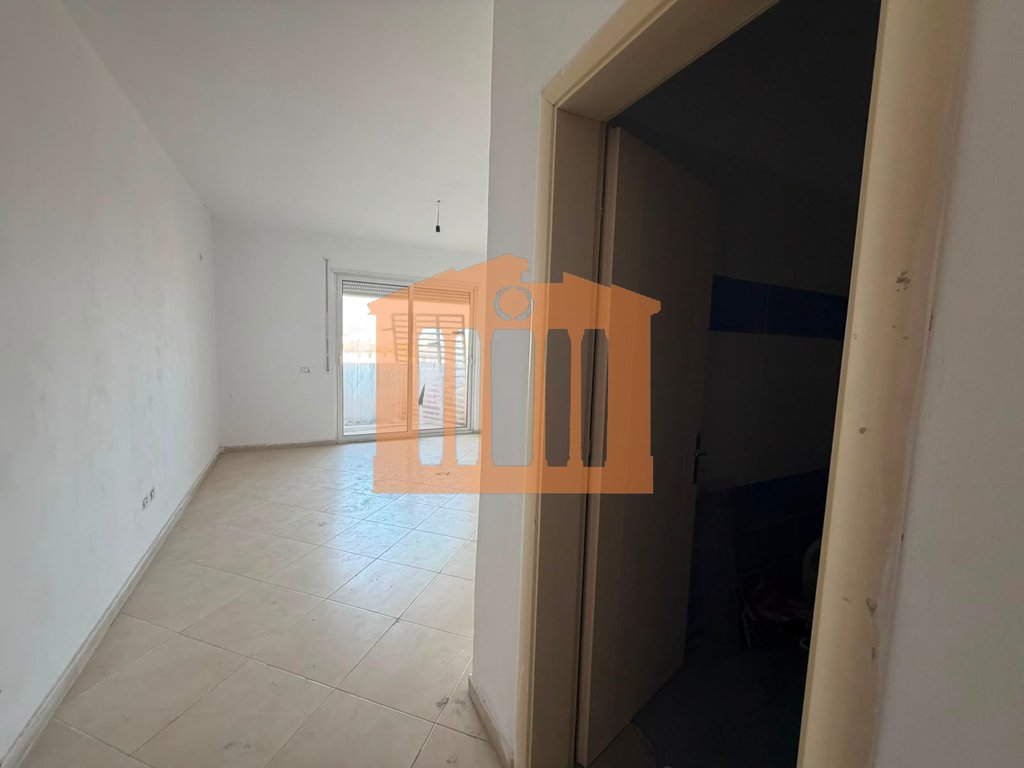 APPARTAMENTO 2+1+2 IN VIA 18 A DURAZZO, IN VENDITA!