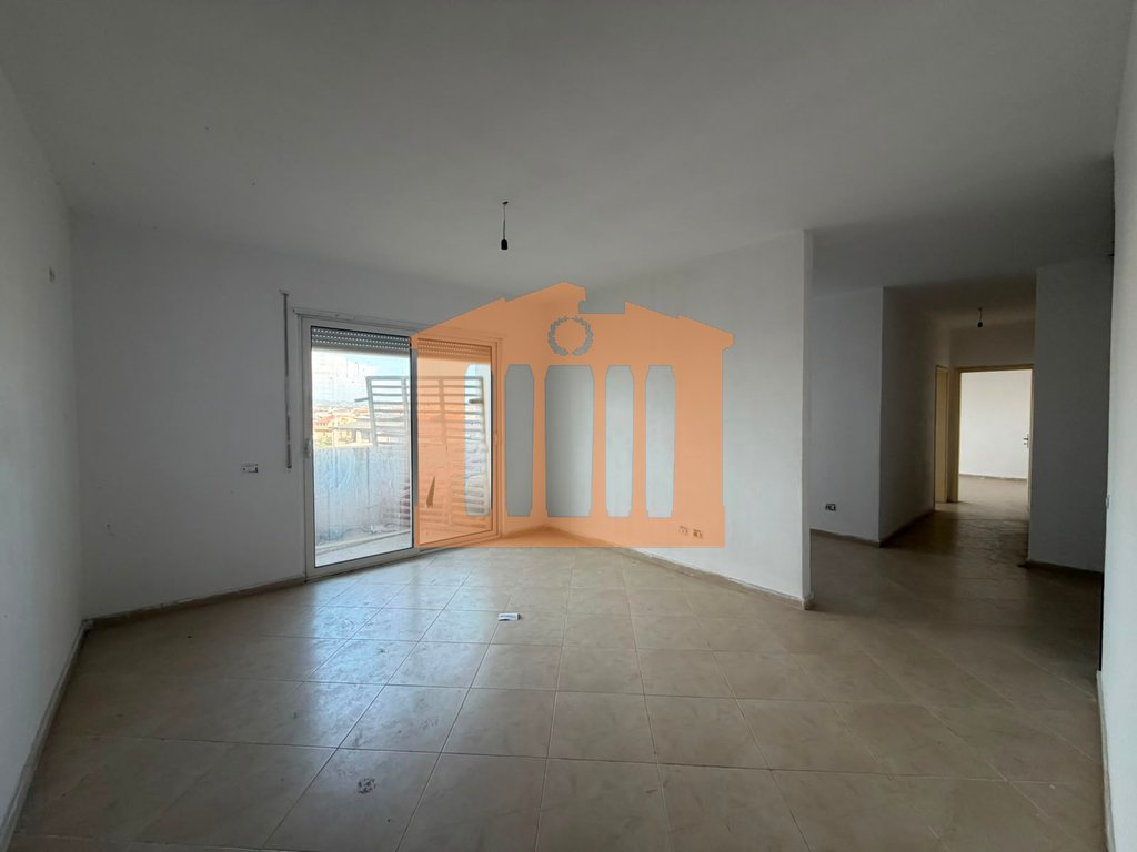 APPARTAMENTO 2+1+2 IN VIA 18 A DURAZZO, IN VENDITA!