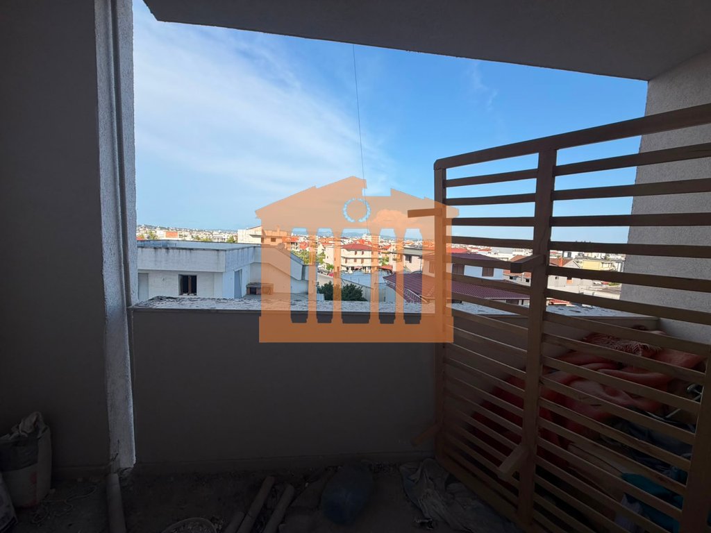 APPARTAMENTO 2+1+2 IN VIA 18 A DURAZZO, IN VENDITA!