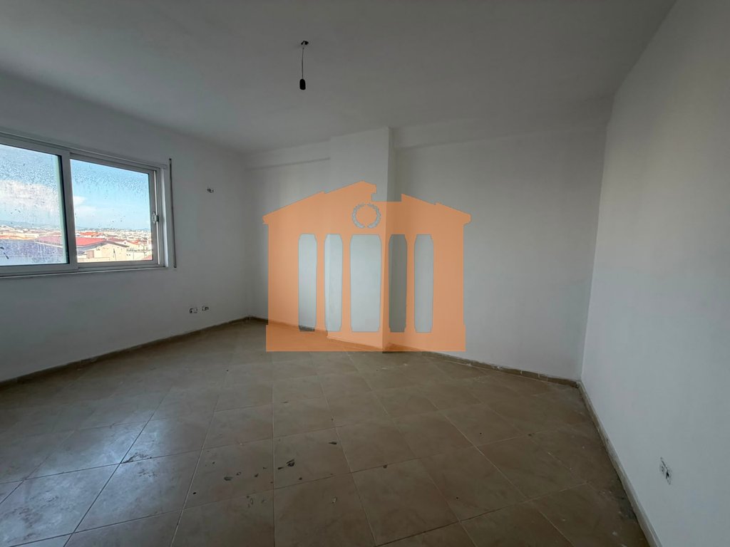 APPARTAMENTO 2+1+2 IN VIA 18 A DURAZZO, IN VENDITA!