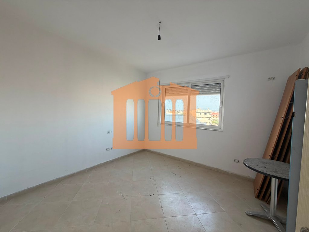 APPARTAMENTO 2+1+2 IN VIA 18 A DURAZZO, IN VENDITA!