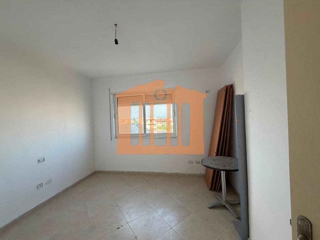 APPARTAMENTO 2+1+2 IN VIA 18 A DURAZZO, IN VENDITA!