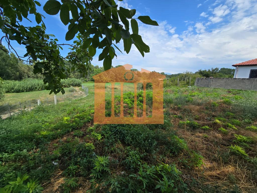 Land 2 000 m² Pejze, Albania