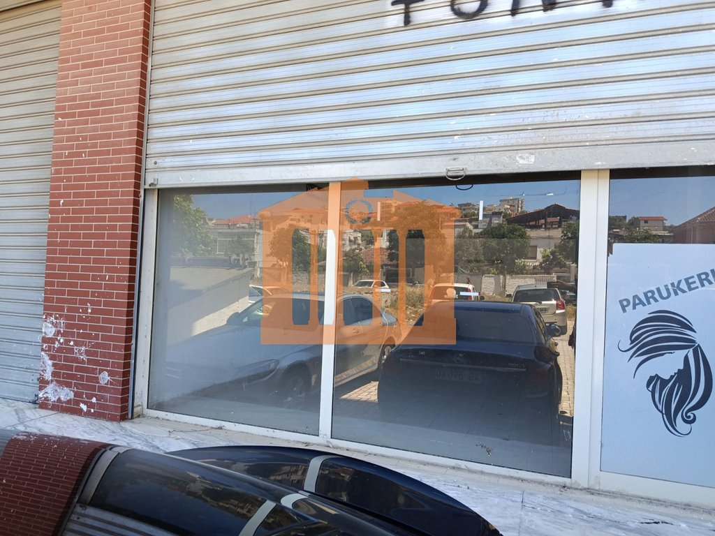 Commercial unit for sale in Spitali, Durres