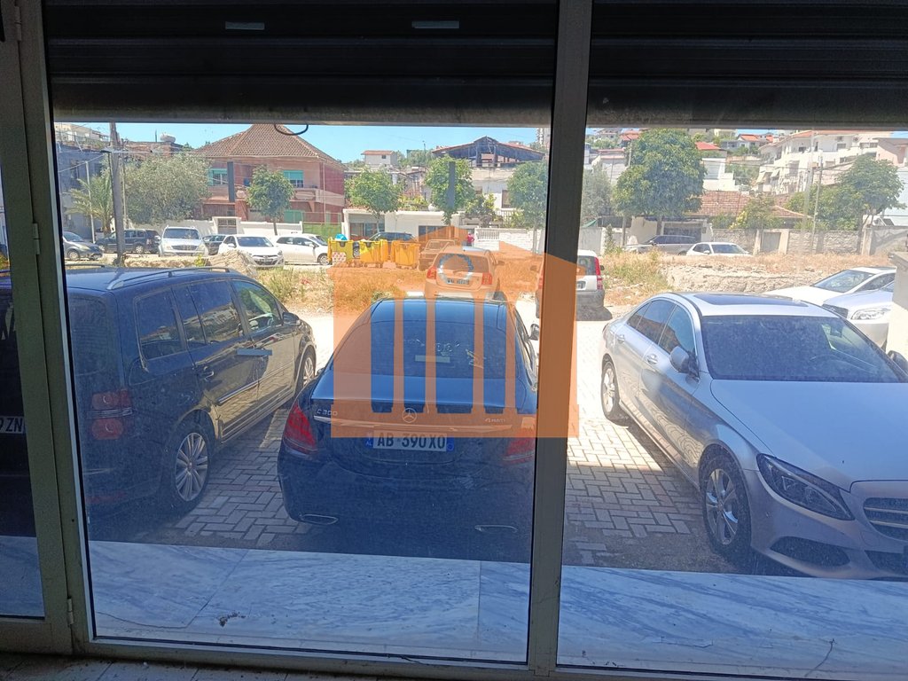 Commercial unit for sale in Spitali, Durres