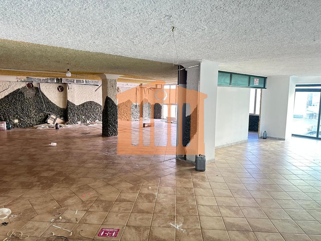 Commercial unit for sale in Vollga, Durres