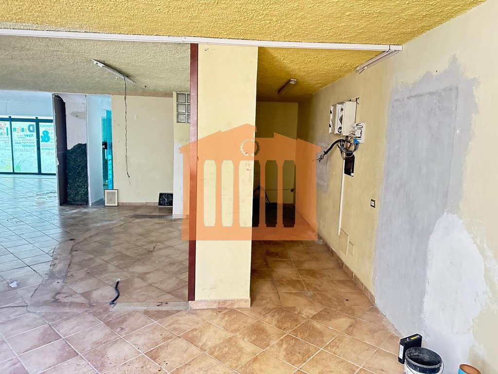 Commercial unit for sale in Vollga, Durres