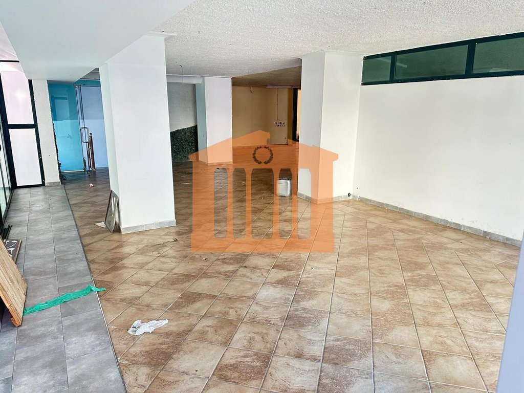 Commercial unit for sale in Vollga, Durres