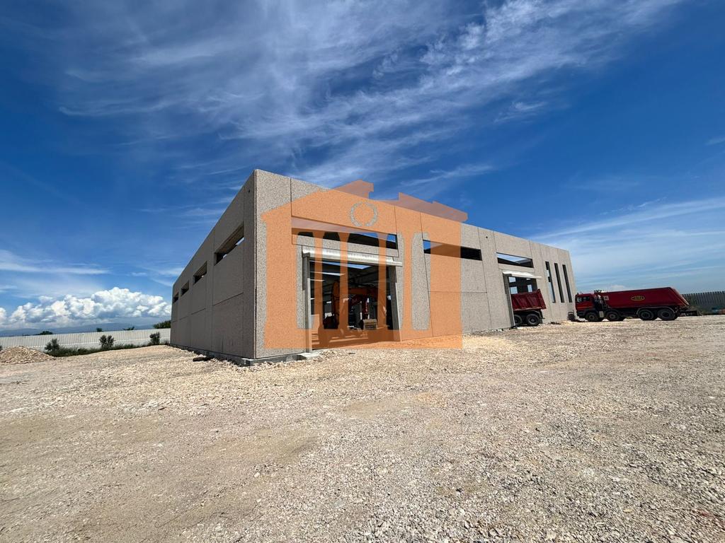 Warehouse / hall for rent in Sektor Rinia, Durres