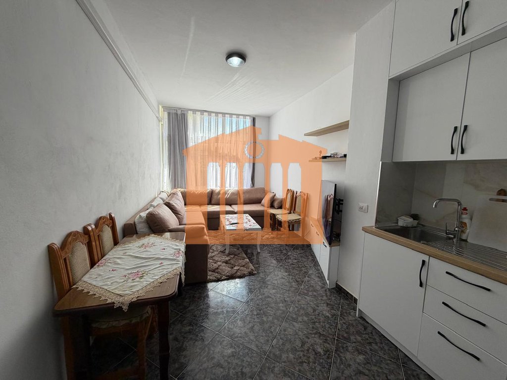 Apartment for sale in Rrota e kuqe, plazh