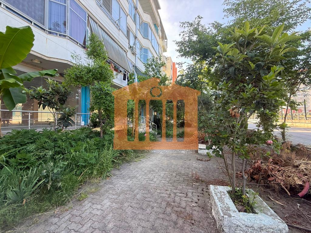 Commercial unit for sale in Buze rruge ne Shkembin e Kavajes.