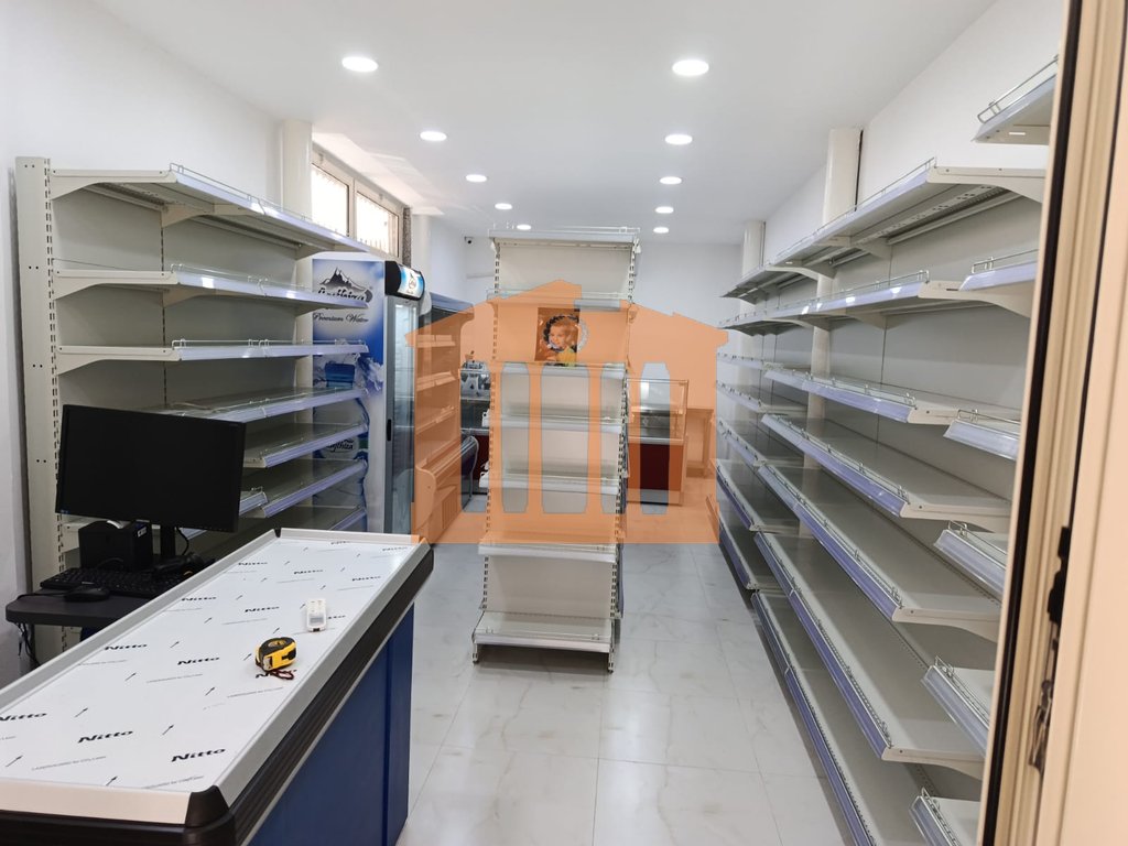 Commercial unit for rent in Hyrja e Durresit