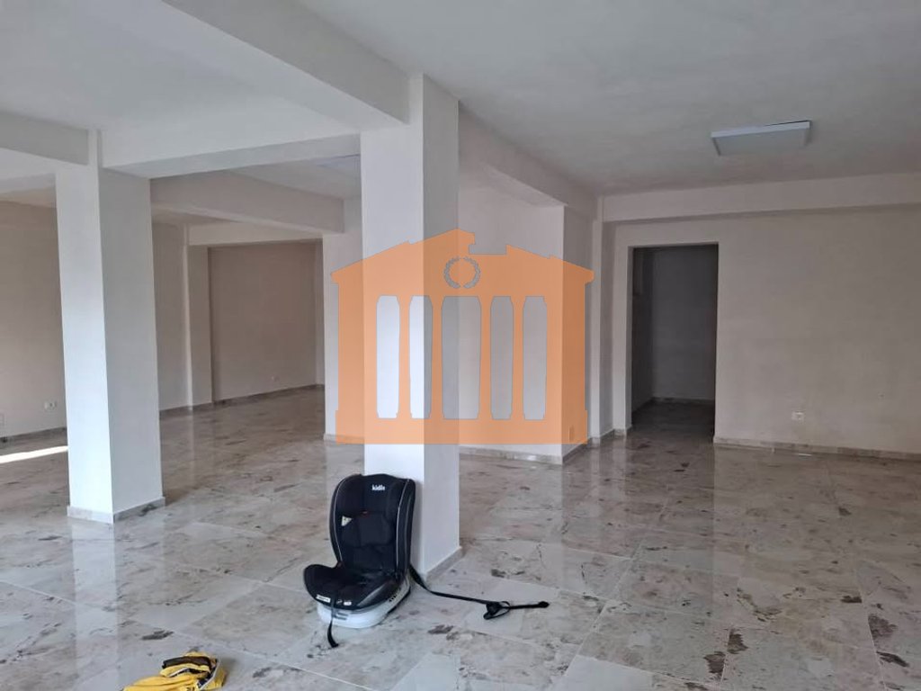 Commercial unit for rent in Lagjja 16, Durres