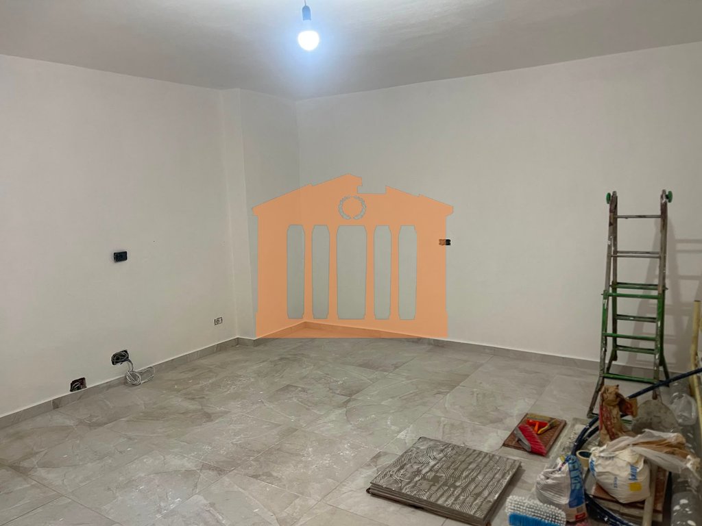 Apartment for sale in Qendra shendetesore, Plazh, Durres