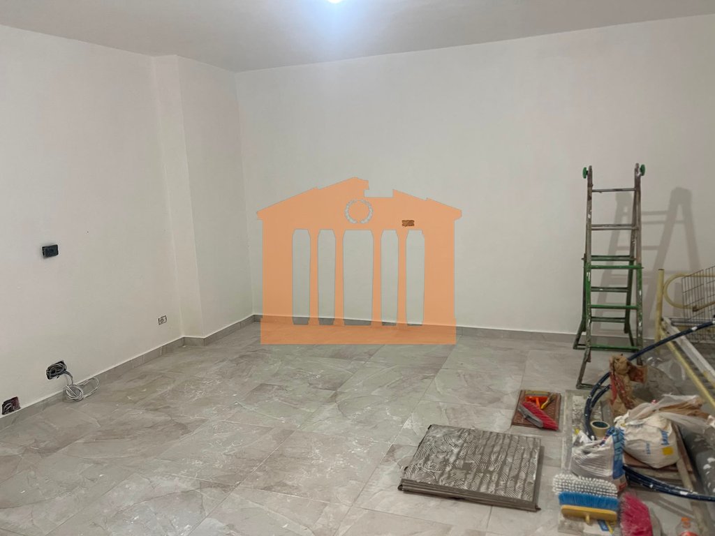 Apartment for sale in Qendra shendetesore, Plazh, Durres