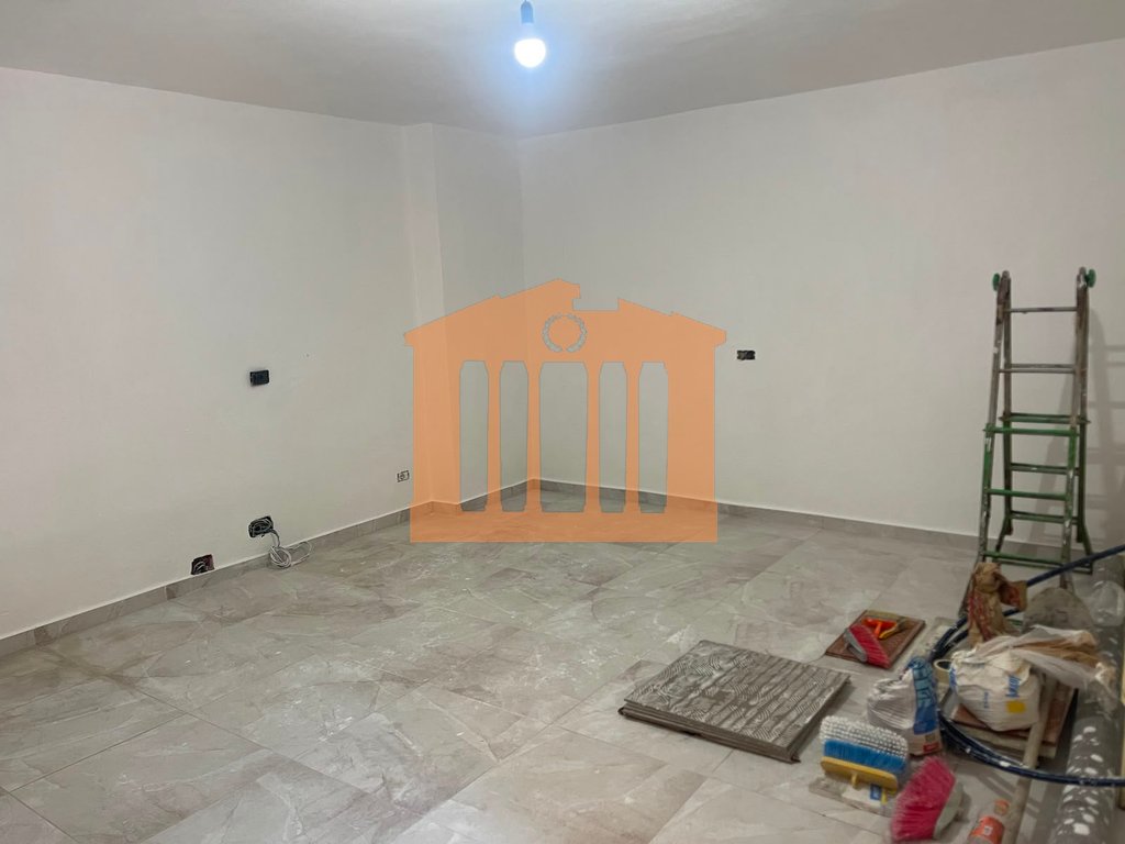 Apartment for sale in Qendra shendetesore, Plazh, Durres