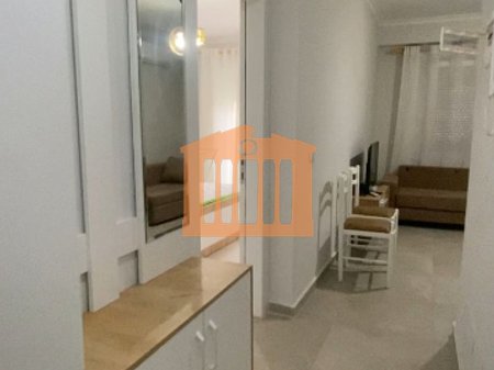 APARTAMENT 1+1 NE GOLEM, PER QIRA !