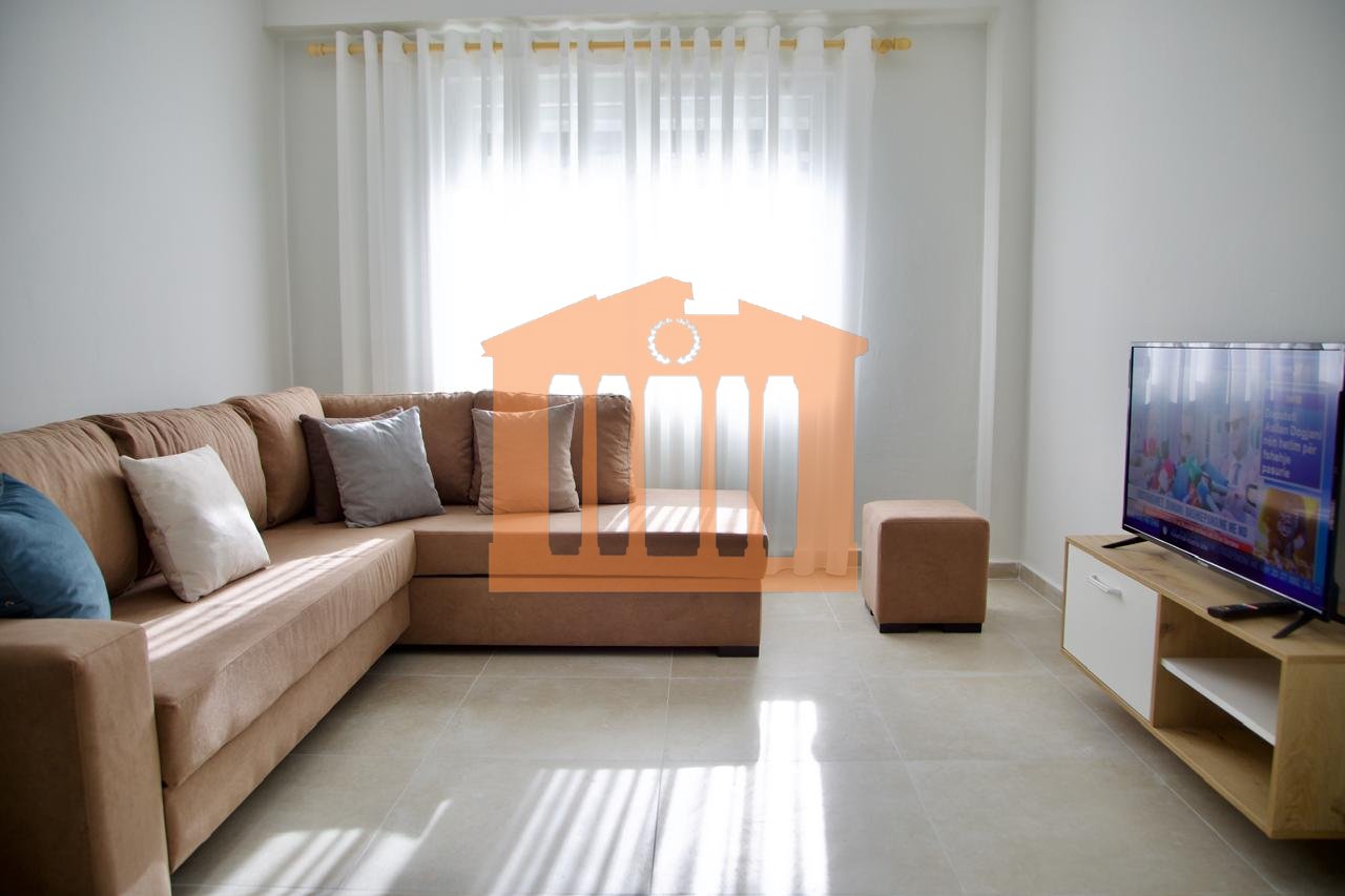 APARTAMENT 1+1 NE GOLEM, PER QIRA !