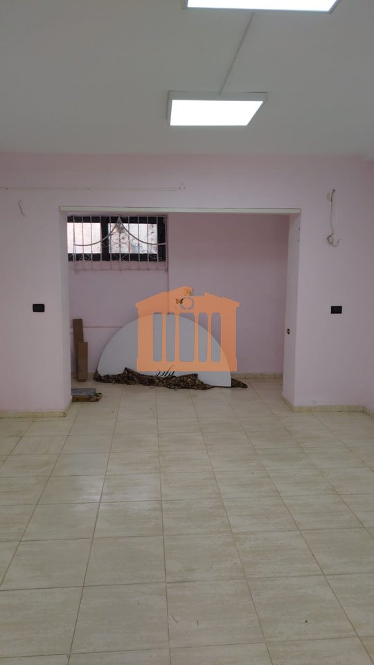 AMBIENT BIZNESI PER QIRA NE QENDER TE DURRESIT!